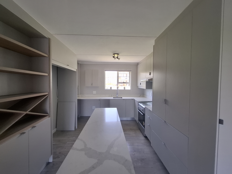To Let 2 Bedroom Property for Rent in Bloubergstrand Western Cape